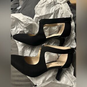 Lifestride Giovanna heels 9w 

Worn once indoors no scuffs or marks on bottom